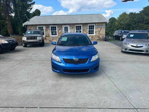 Used 2010 Toyota Corolla LE image 2