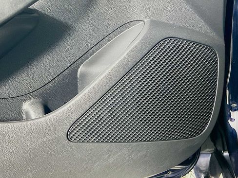 Used 2022 Toyota Corolla LE image 18