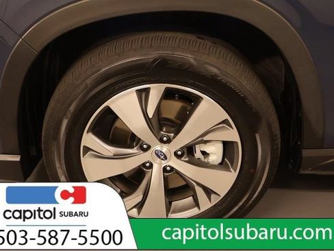 Used 2025 Subaru Ascent Premium AWD/4WD image 9