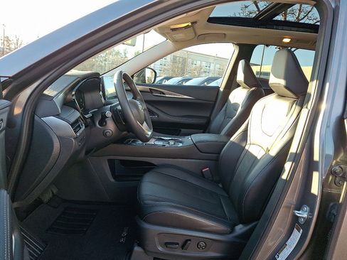 Certified 2025 INFINITI QX60 Luxe image 14