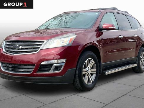 Used 2017 Chevrolet Traverse LT image 1