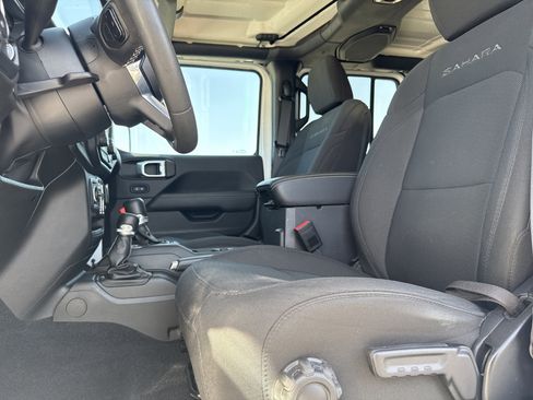 Used 2023 Jeep Wrangler Sahara image 15