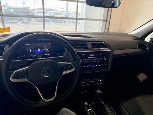 Used 2024 Volkswagen Tiguan SE image 20