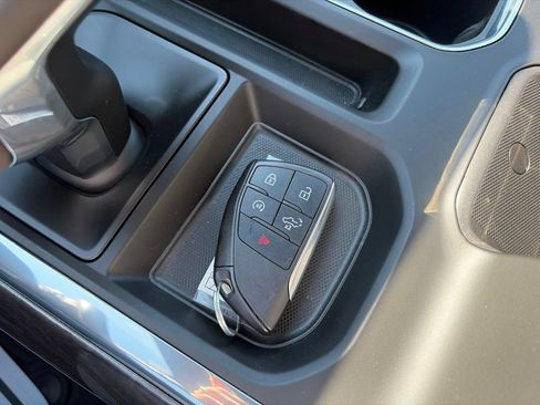 Used 2025 Chevrolet Silverado 1500 LTZ AWD/4WD image 30