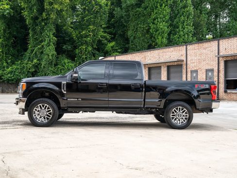 Used 2019 Ford F250 Lariat w/ Lariat Ultimate Package AWD/4WD image 4