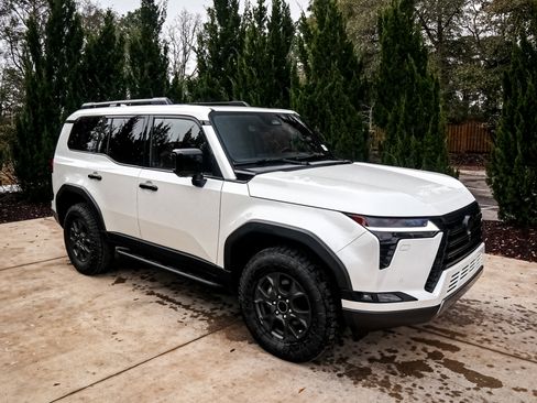 Used 2024 Lexus GX 550 image 11