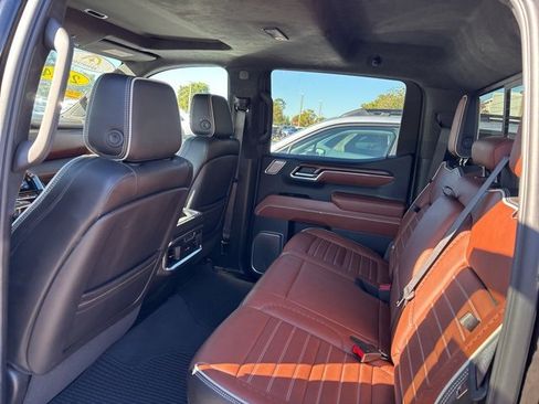 Used 2024 GMC Sierra 1500 Denali Ultimate image 9