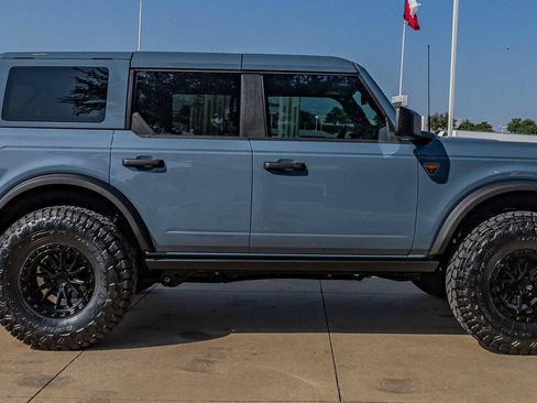 Used 2025 Ford Bronco Badlands AWD/4WD image 6