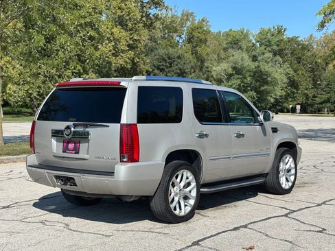 Used 2007 Cadillac Escalade AWD w/ Information Package image 6