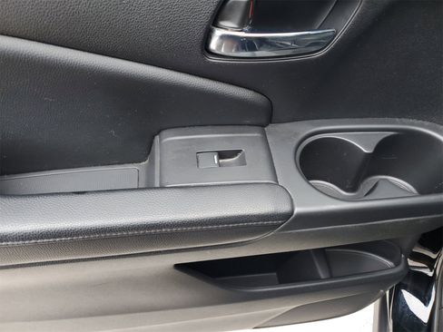 Used 2018 Honda Pilot Elite image 16