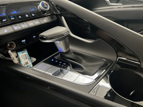New 2026 Hyundai Elantra Limited FWD image 32