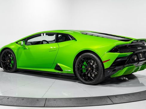 Used 2022 Lamborghini Huracan EVO RWD image 5