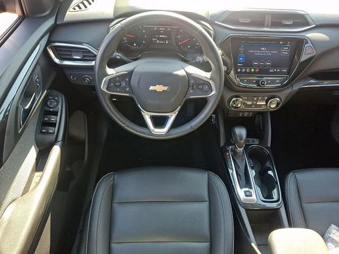 Used 2022 Chevrolet TrailBlazer LT w/ Premium Seating Package AWD/4WD image 11