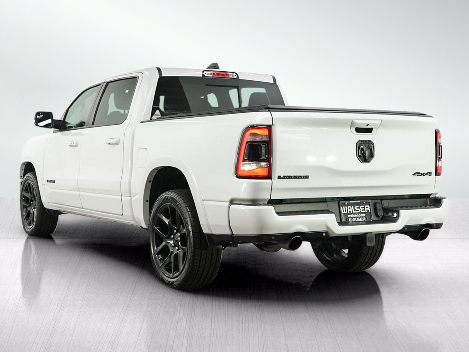 Used 2022 RAM 1500 Laramie AWD/4WD image 3