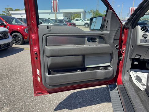 Used 2014 Ford F150 FX4 w/ Equipment Group 402A Luxury image 8