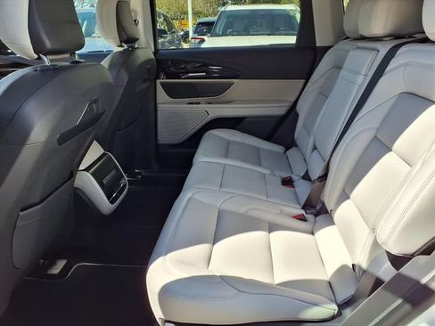 New 2026 Lincoln Nautilus Premier AWD/4WD image 8