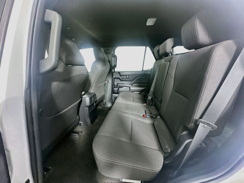 Used 2025 Toyota 4Runner SR5 AWD/4WD image 29