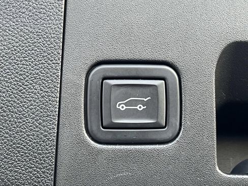 Certified 2023 Cadillac XT4 Premium Luxury w/ Enhanced Visibility Package image 12