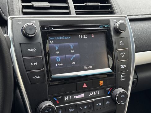 Used 2015 Toyota Camry XSE image 23