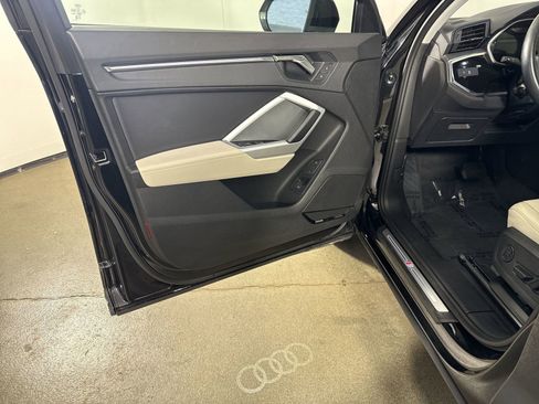 Used 2024 Audi Q3 2.0T Premium Plus w/ Premium Plus Package image 21