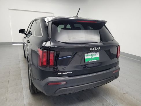 Used 2023 Kia Sorento LX image 6