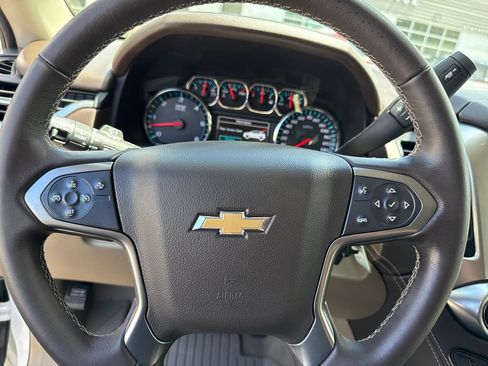 Used 2020 Chevrolet Suburban LT RWD image 24