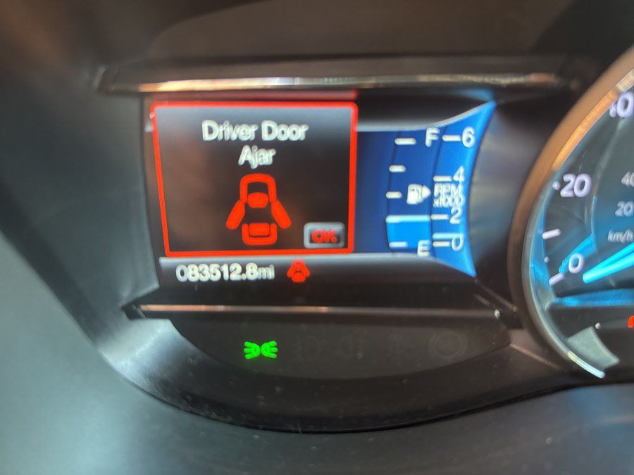 Used 2019 Ford Explorer XLT w/ Equipment Group 202A AWD/4WD image 34