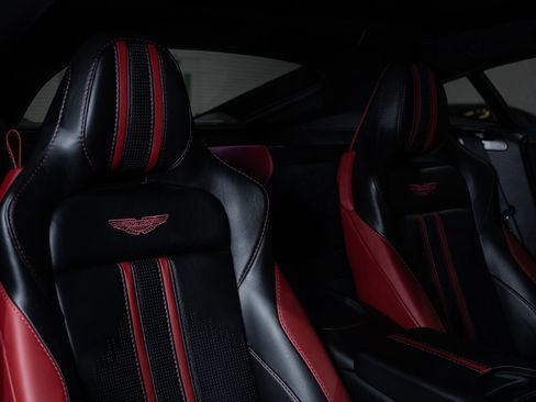 Used 2019 Aston Martin V8 Vantage Coupe RWD image 56