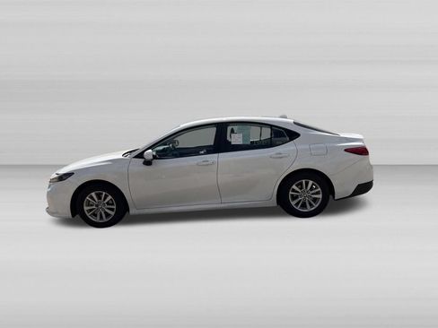 Used 2025 Toyota Camry LE FWD image 8