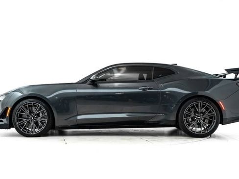 Used 2017 Chevrolet Camaro ZL1 RWD image 9