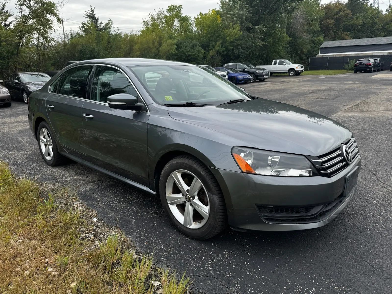 Used 2013 Volkswagen Passat 2.5 SE FWD image 2