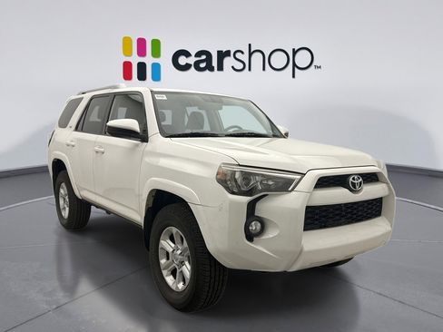Used 2017 Toyota 4Runner SR5 AWD/4WD image 5