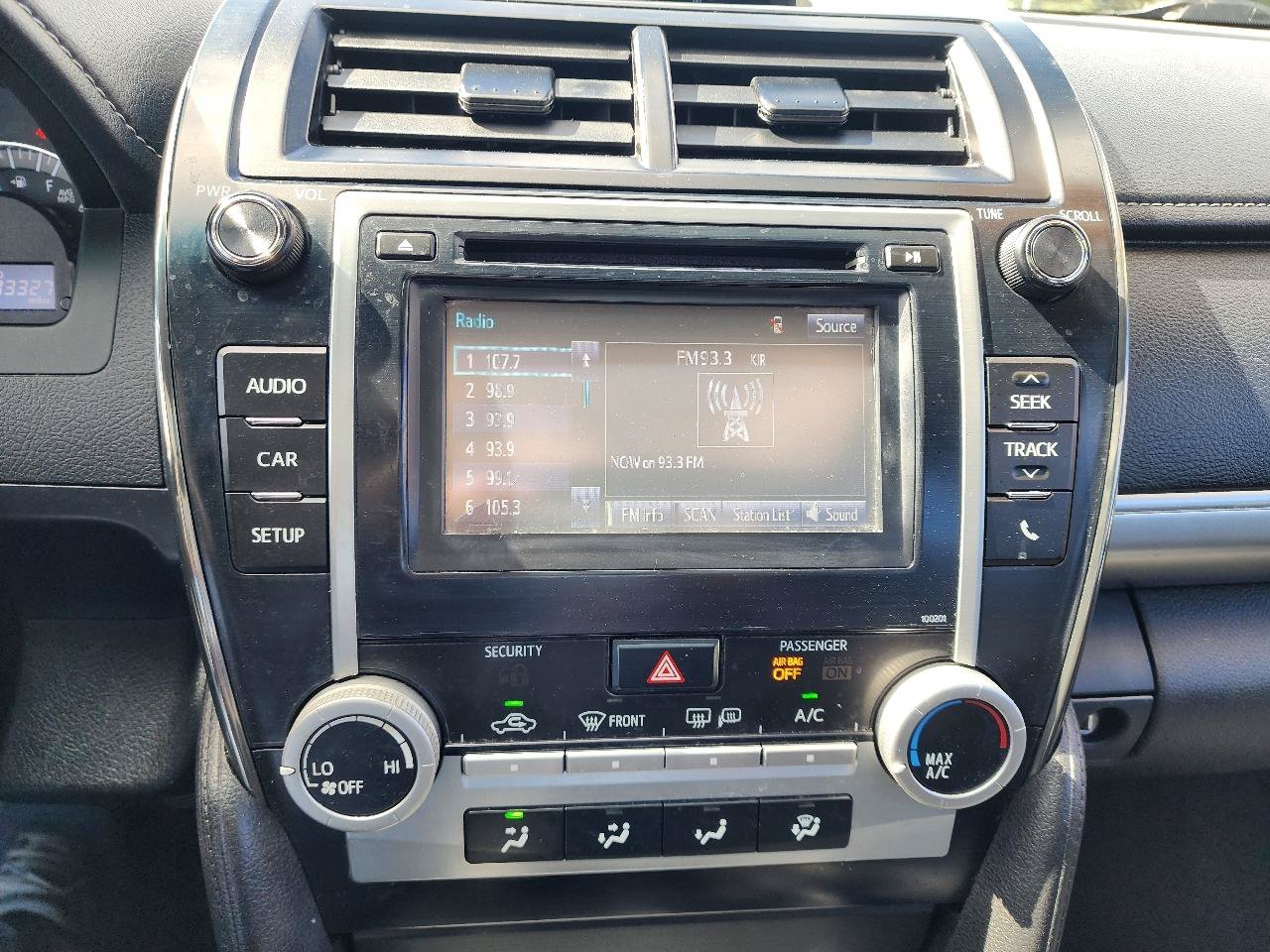 Used 2014 Toyota Camry SE FWD image 19