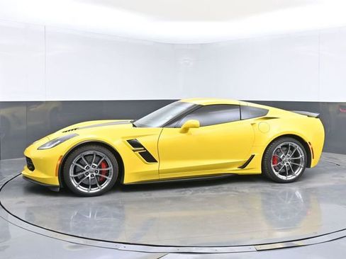 Used 2017 Chevrolet Corvette Grand Sport RWD image 11