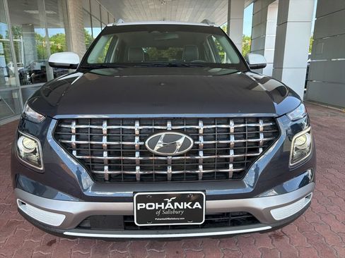 Certified 2024 Hyundai Venue Limited FWD image 4