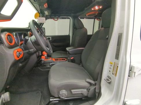 Used 2019 Jeep Wrangler Unlimited Sport AWD/4WD image 10