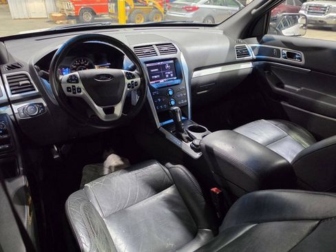 Used 2013 Ford Explorer XLT AWD/4WD image 26