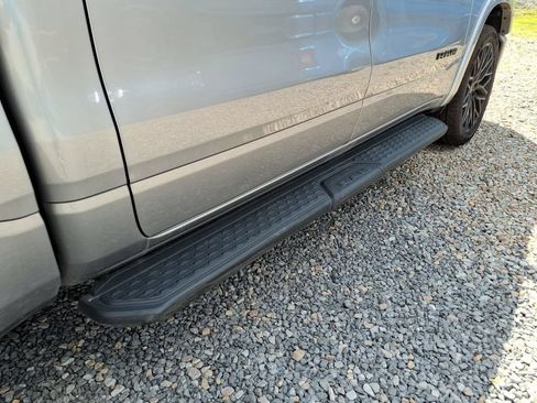 Used 2022 RAM 1500 Laramie AWD/4WD image 25