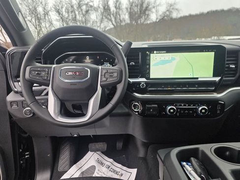 New 2026 GMC Sierra 1500 SLE image 4