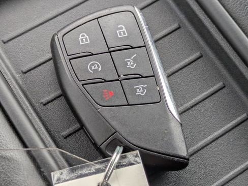Used 2024 Chevrolet Suburban LT RWD image 36