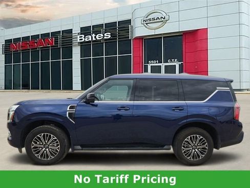 Used 2025 Nissan Armada SL image 3