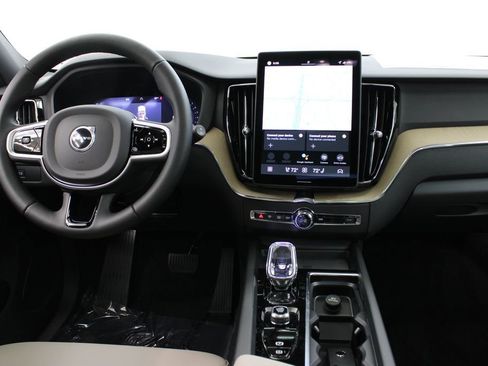 New 2026 Volvo XC60 B5 Plus w/ Climate Package AWD/4WD image 9
