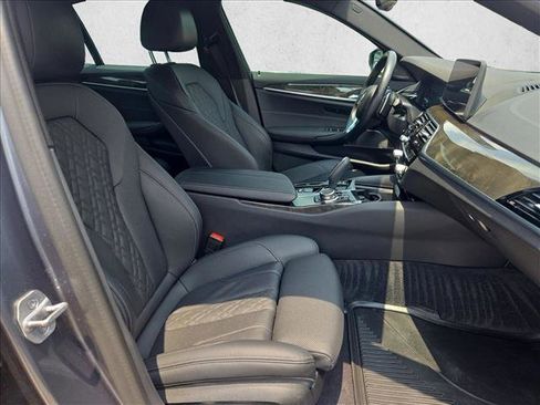 Used 2022 BMW 530i w/ Premium Package RWD image 19