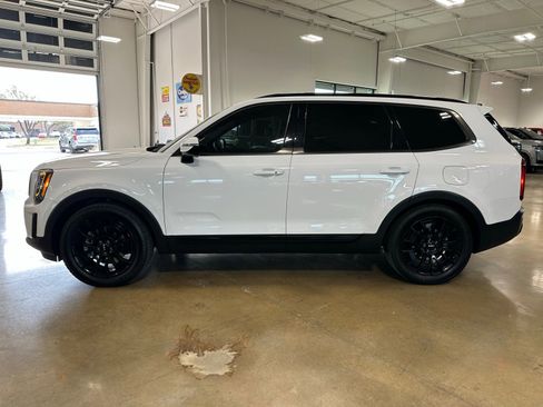 Used 2022 Kia Telluride SX w/ Nightfall Edition Package image 5