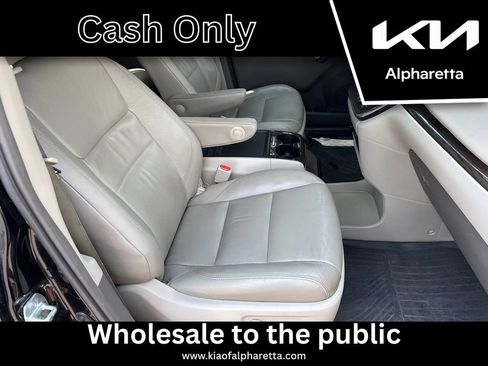 Used 2017 Toyota Sienna XLE w/ XLE Navigation Package FWD image 13