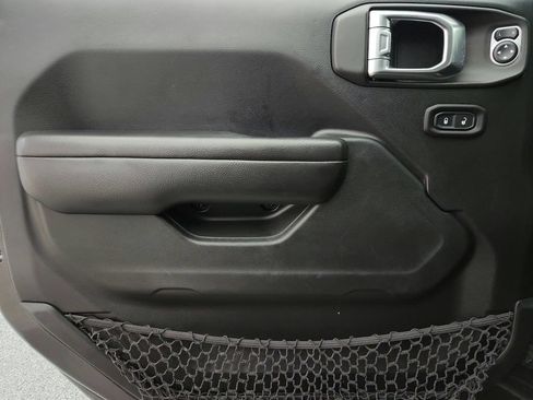 Used 2018 Jeep Wrangler Unlimited Sport S AWD/4WD image 19