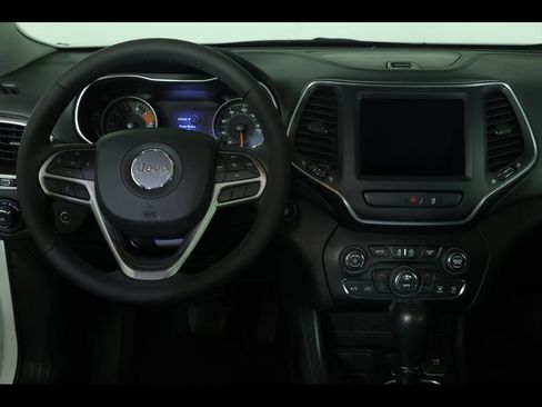 Used 2022 Jeep Cherokee Latitude Lux w/ Sun & Sound Group image 3