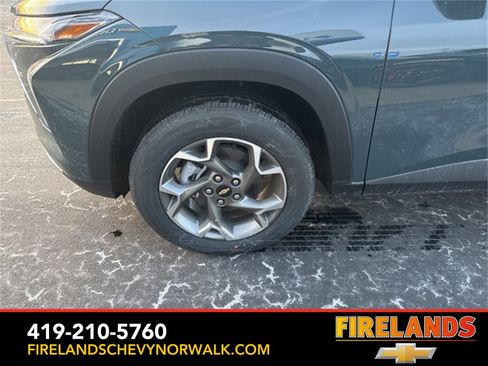 New 2026 Chevrolet Trax LT w/ Sunroof Package image 13