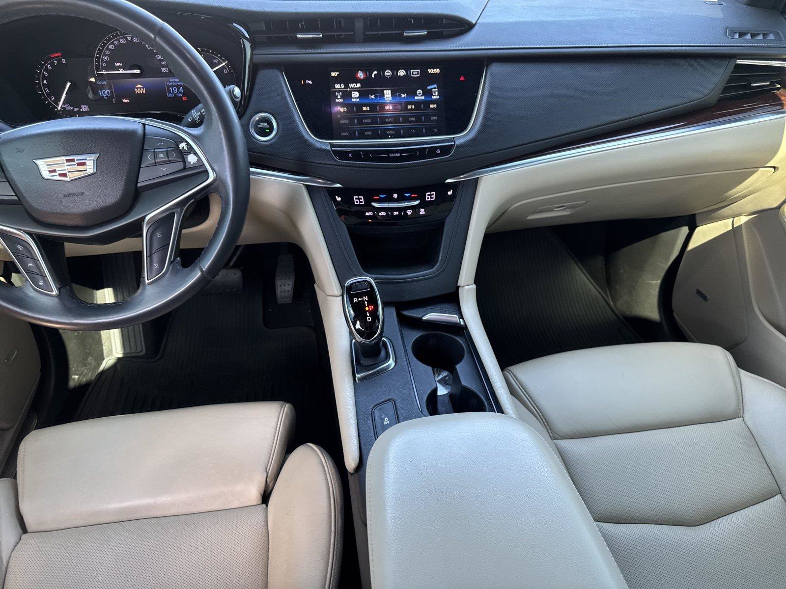 Used 2017 Cadillac XT5 Luxury w/ Driver Awareness Package FWD image 14