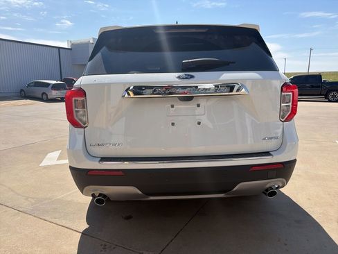 Used 2023 Ford Explorer Limited image 4